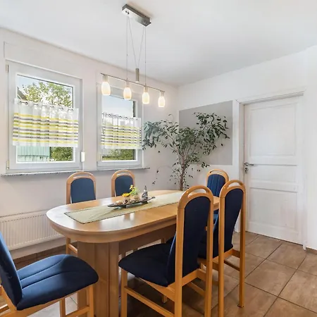 Edos Private Zimmervermietung Konukevi 3*