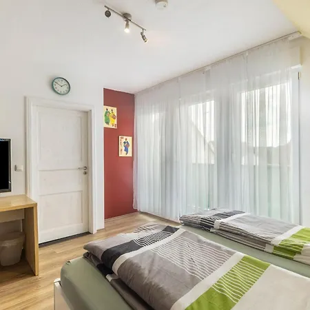 Edos Private Zimmervermietung